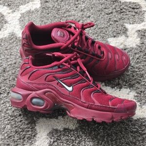 Nike Women's Burgundy Sneakers